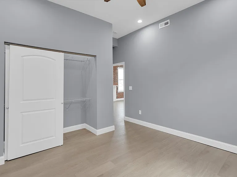 3500 Magnolia Ave #2R — Photo 11