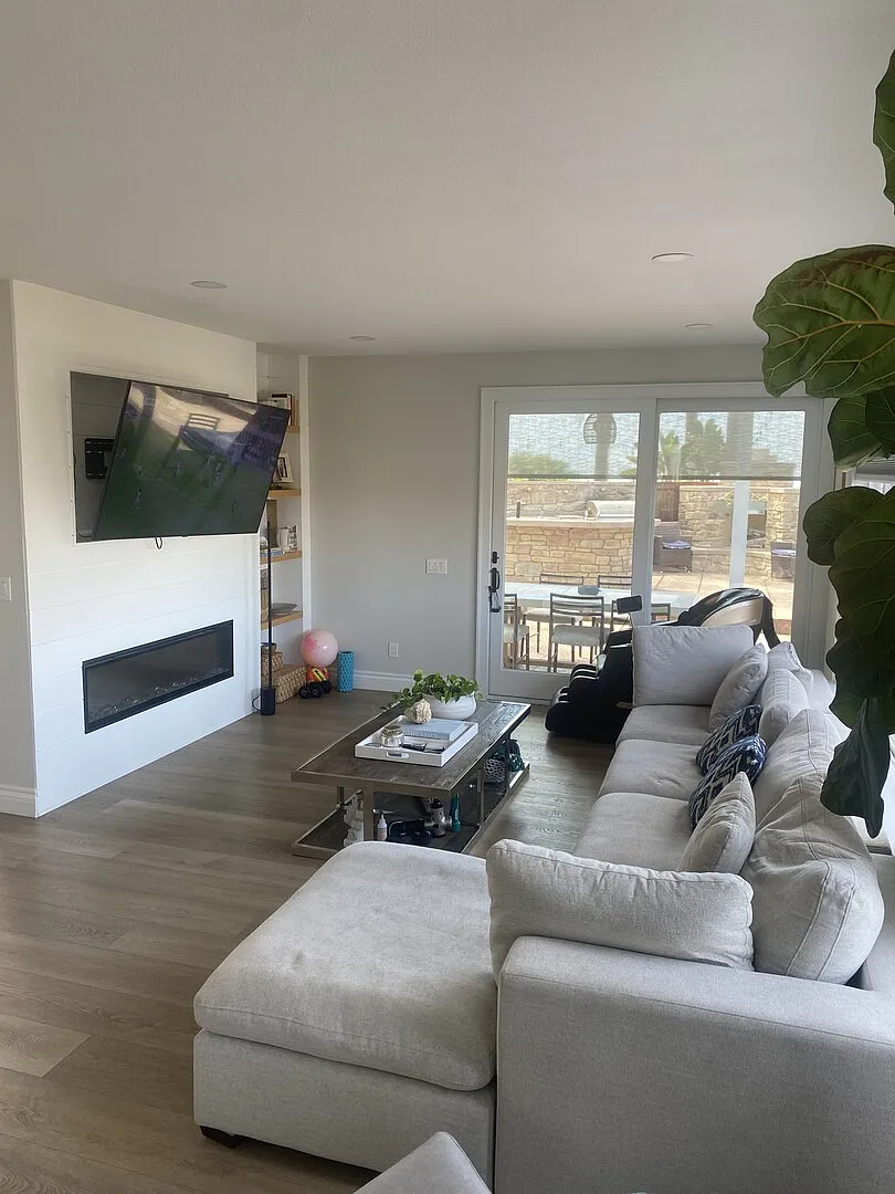 Newly Remodeled Home with Stunning Ocean Views — Photo 2