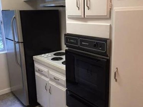3rd image of 231 N La Peer Dr APT 102