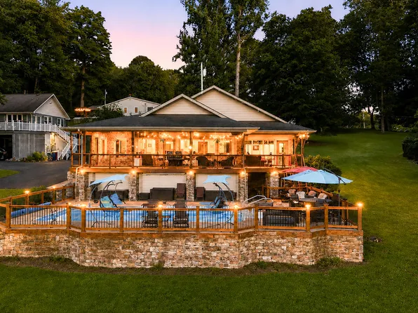 788 Lake Point Dr, Piney Flats, TN 37686