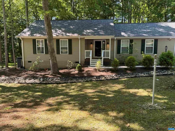 75 Riverside Dr, Palmyra, VA 22963