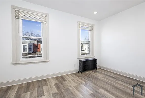 137 N Hobart St — Photo 7