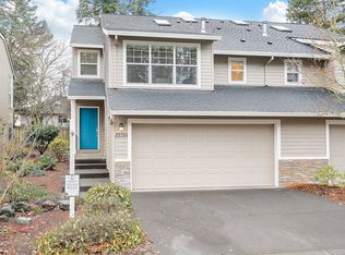 8686 NE Rockspring St, Hillsboro, OR 97006