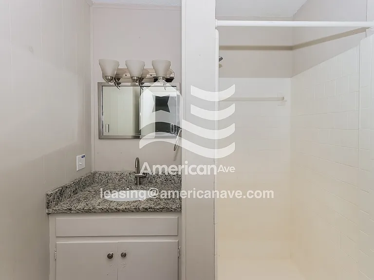 799512_014_wm_-_bathroom_13140080.jpg