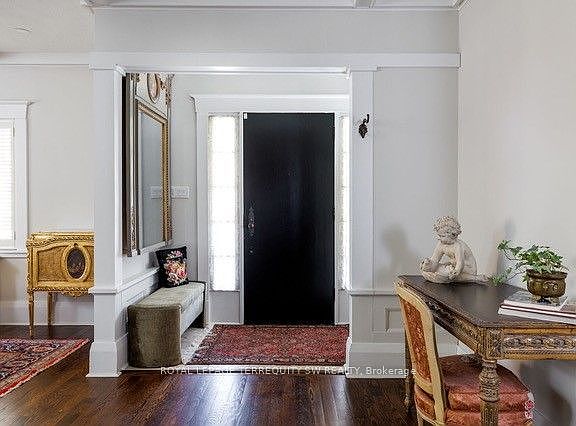5th image of 41 Kennedy St W
