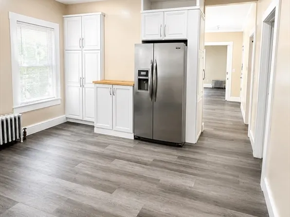 24 Pattison St APT 1, Worcester, MA 01604