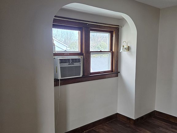 5th image of 2834 Winsted Dr #Up