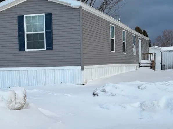 12 Elm Ln, Williamson, NY 14589
