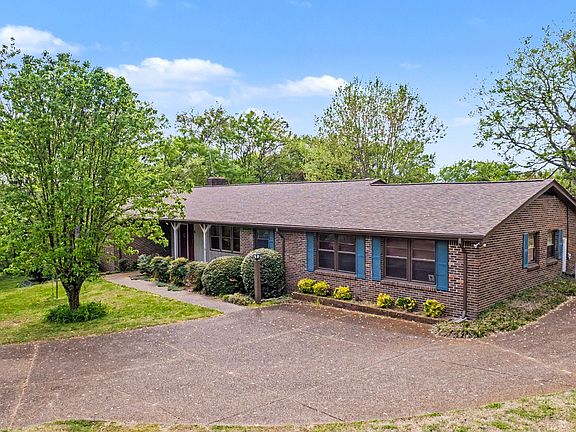 3rd image of 2413 Fly Rd