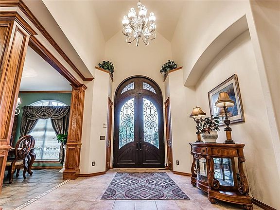 4th image of 1217 Cambridge Dr