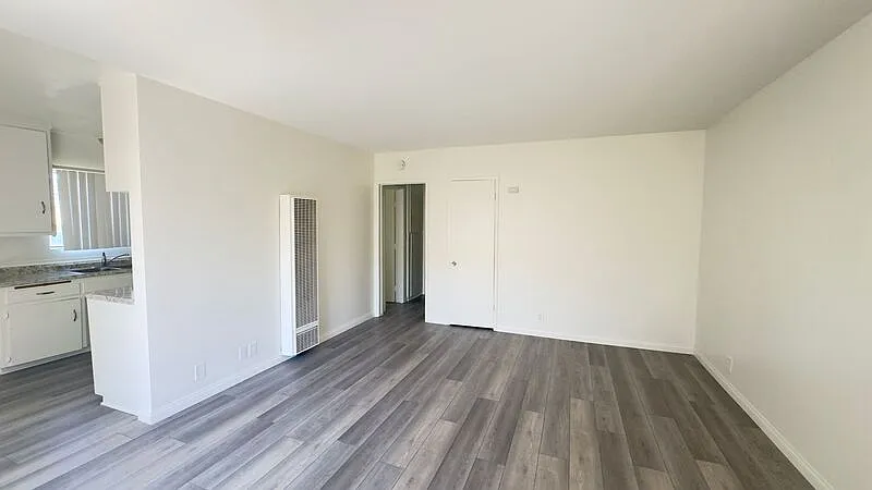 Building Photo - 6308 Milton Ave #D