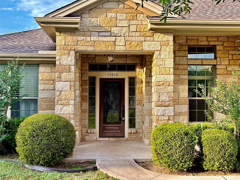 15210 Falcon Dr — Photo 2