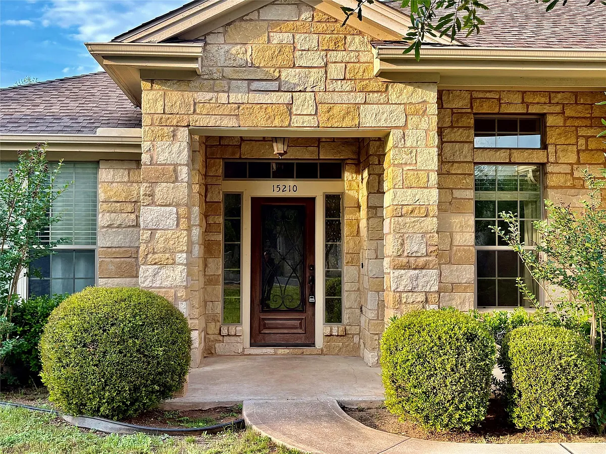 Building Photo - 15210 Falcon Dr
