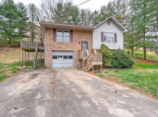 1504 Stratford Rd, Kingsport, TN 37664