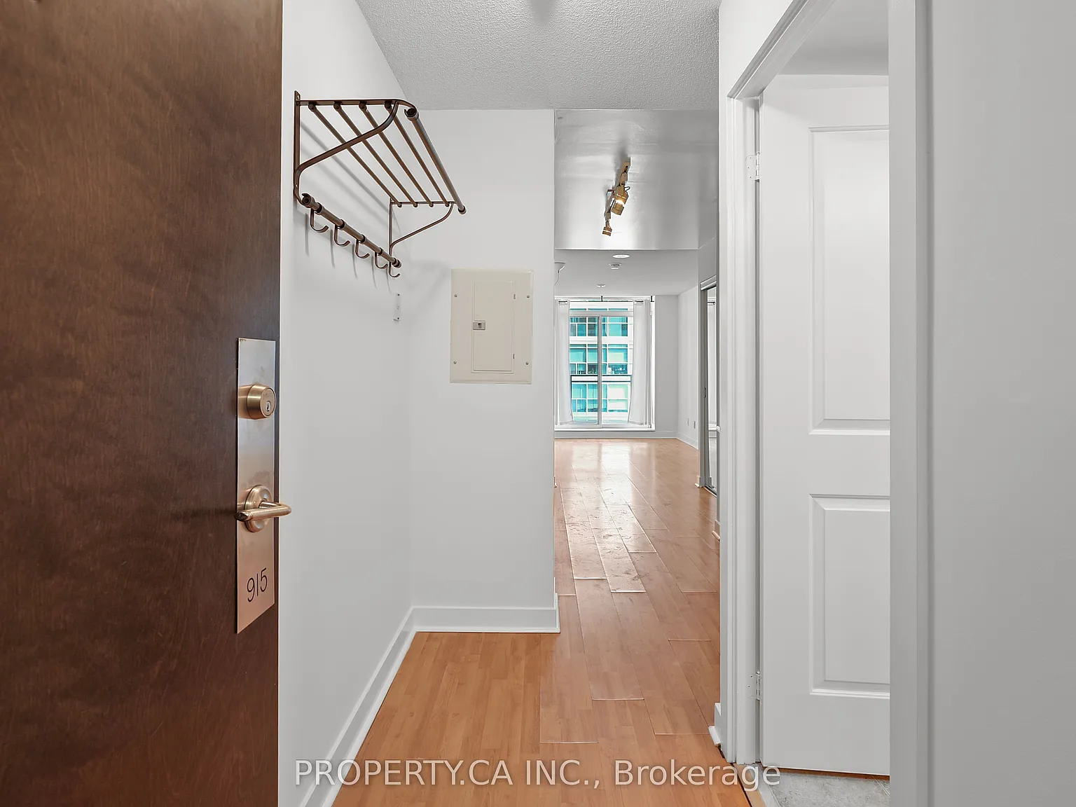 Studio, $1,800 — Photo 2
