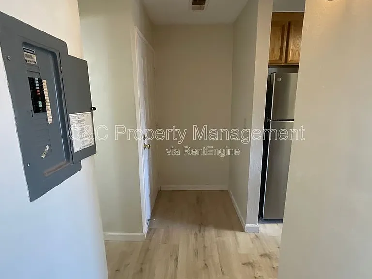 6254 Joaquin Murieta Ave #B — Photo 13