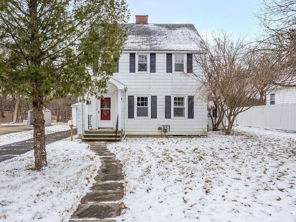 1st image of 2104 Riverview Dr