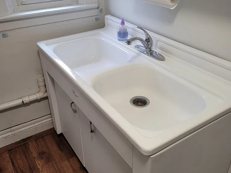 884 Elmwood Ave #4 — Photo 6