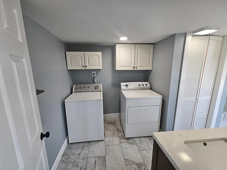 657 Middle St — Photo 5