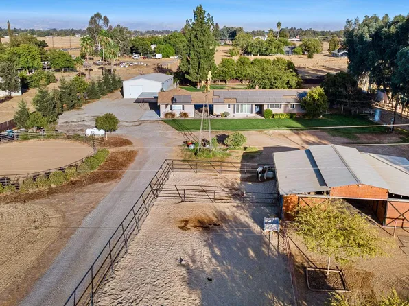 6880 N Maine Ave, Clovis, CA 93619