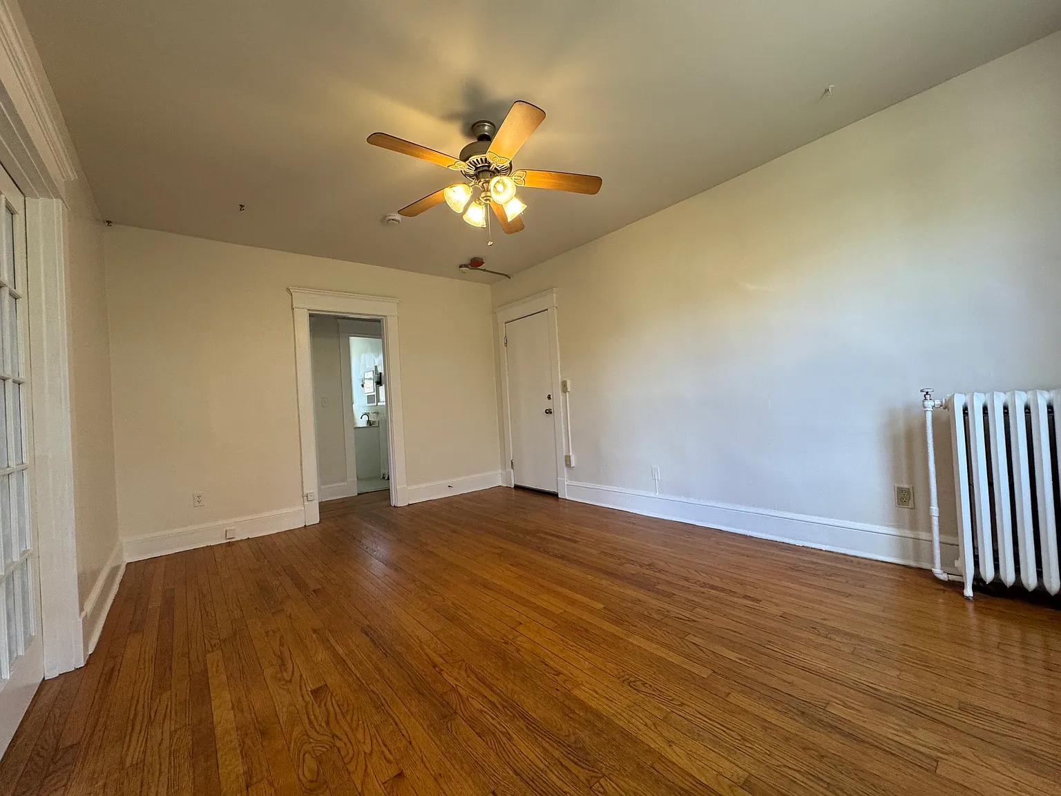 2 bed, 900 sqft, $1,745 — Photo 4