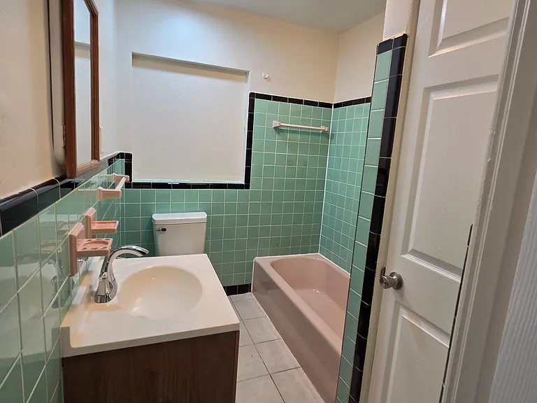 4420 19th Street Cir W #B — Photo 9