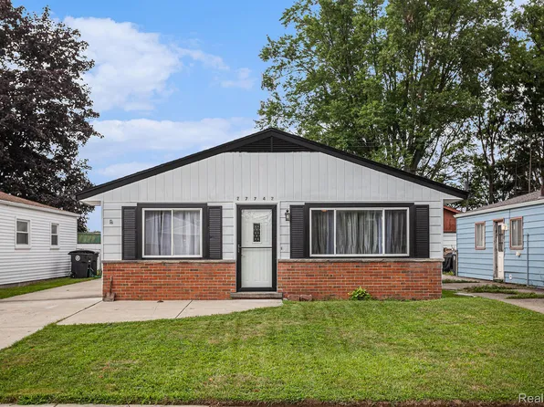 27742 Long St, Livonia, MI 48152