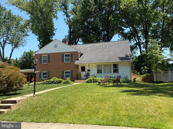 8505 Stable Dr, Alexandria, VA 22308