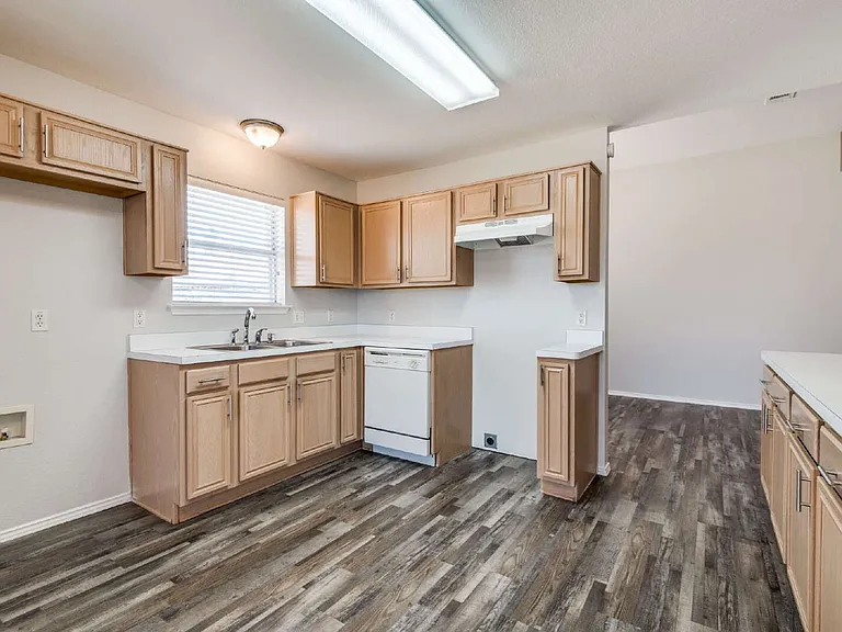 3111 Ponds Edge Trl — Photo 9