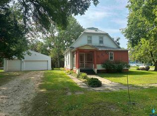 151 Hubbard St W, Carthage, SD 57323