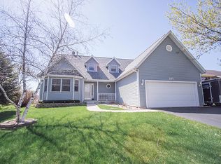 110 Pembroke Rd SW, Poplar Grove, IL 61065