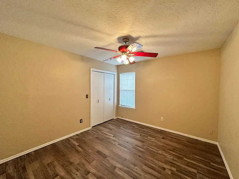 1103 NW Willow Pl — Photo 19