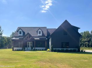 11124 Vickis Ln, Olive Branch, MS 38654