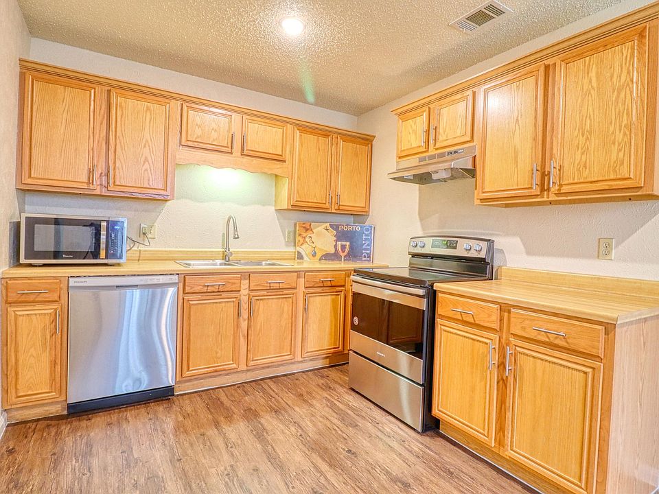 1st image of 2221 Bowie Dr APT 9