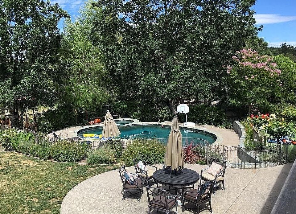 2nd image of 3548 Herman Dr