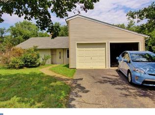 26 Piedmond Ln, Sicklerville, NJ 08081