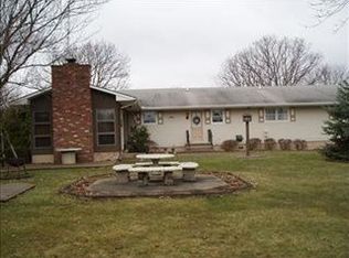 255 Bryan Dr, Zanesville, OH 43701