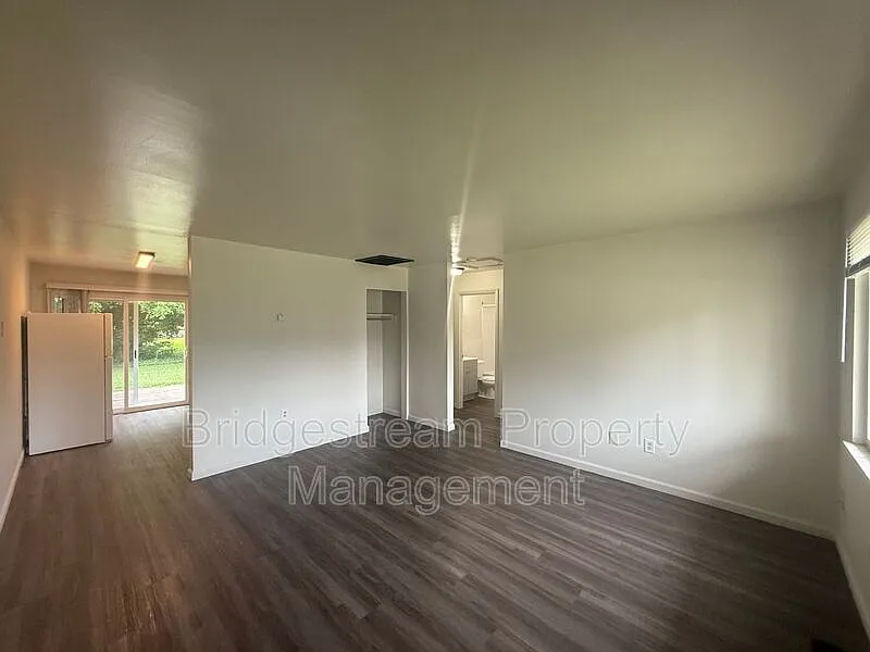 2 bed, 1.0 bath, 747 sqft, $895 — Photo 3