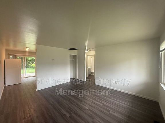 3rd image of 1214 Case Ave