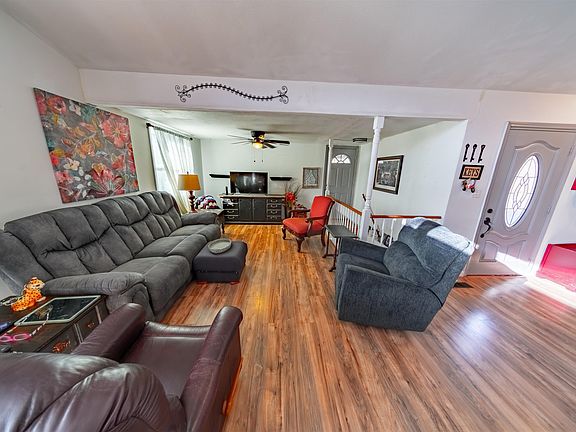 5th image of 57 Wyandotte Dr