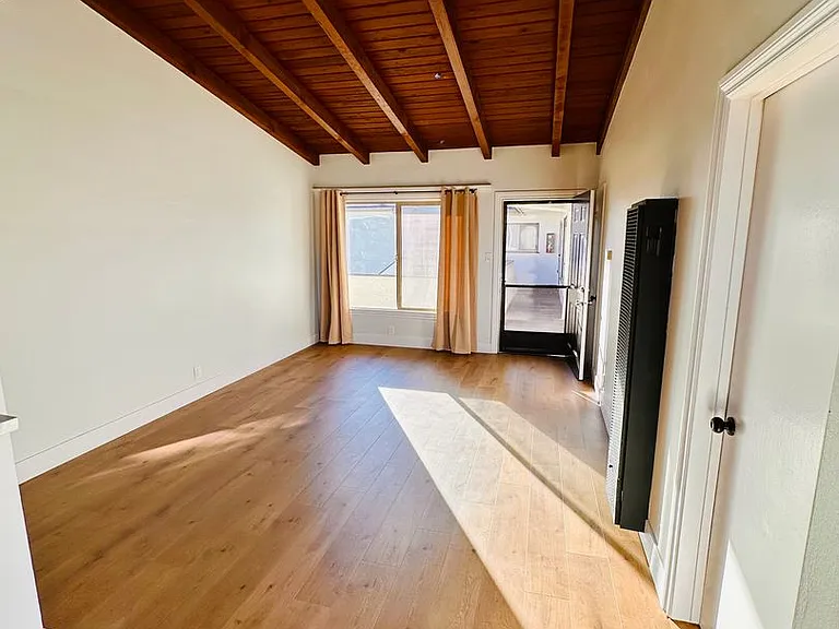 1101 E Grand Ave — Photo 46