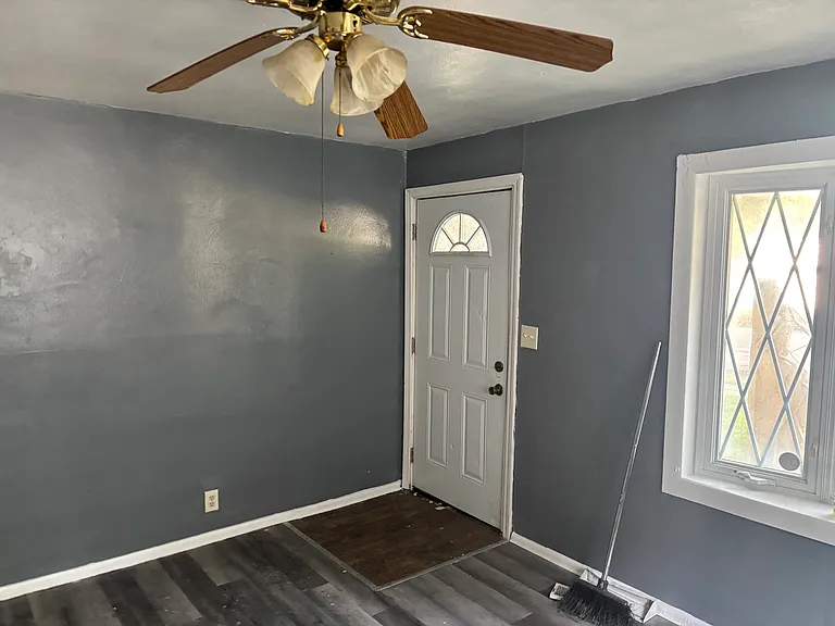 2109 S Martin Luther King Jr Dr — Photo 11