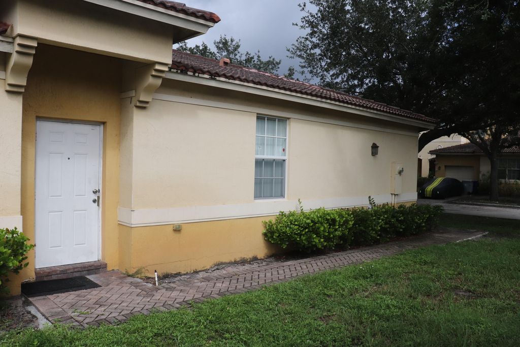 613 NW 21ST Avenue, photo 4