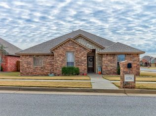 11724 SW 18th St, Yukon, OK 73099