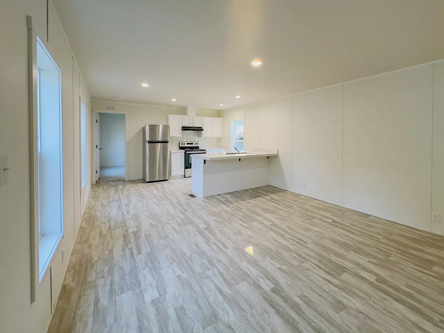 3 bed, 1020 sqft, $1,700 — Photo 3