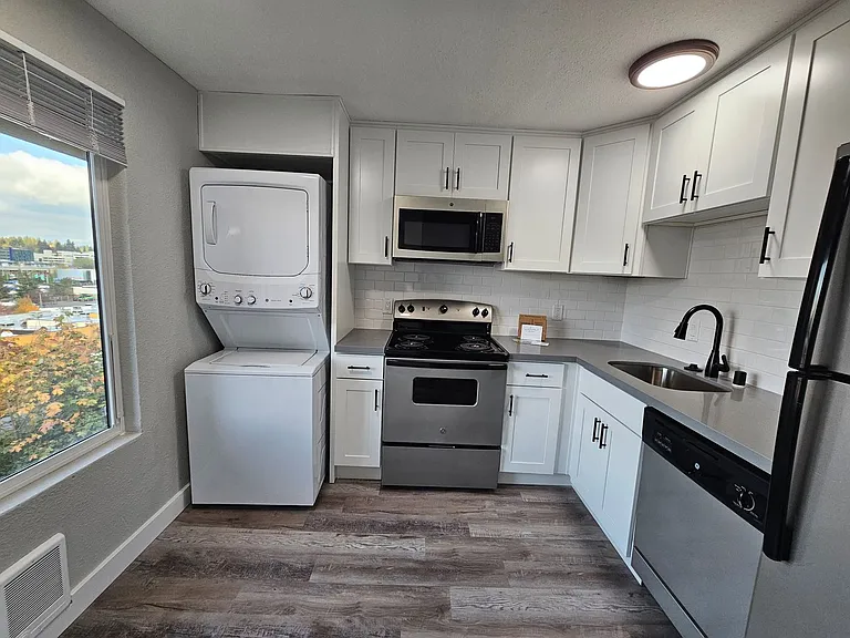CityScape Apartments — Photo 26