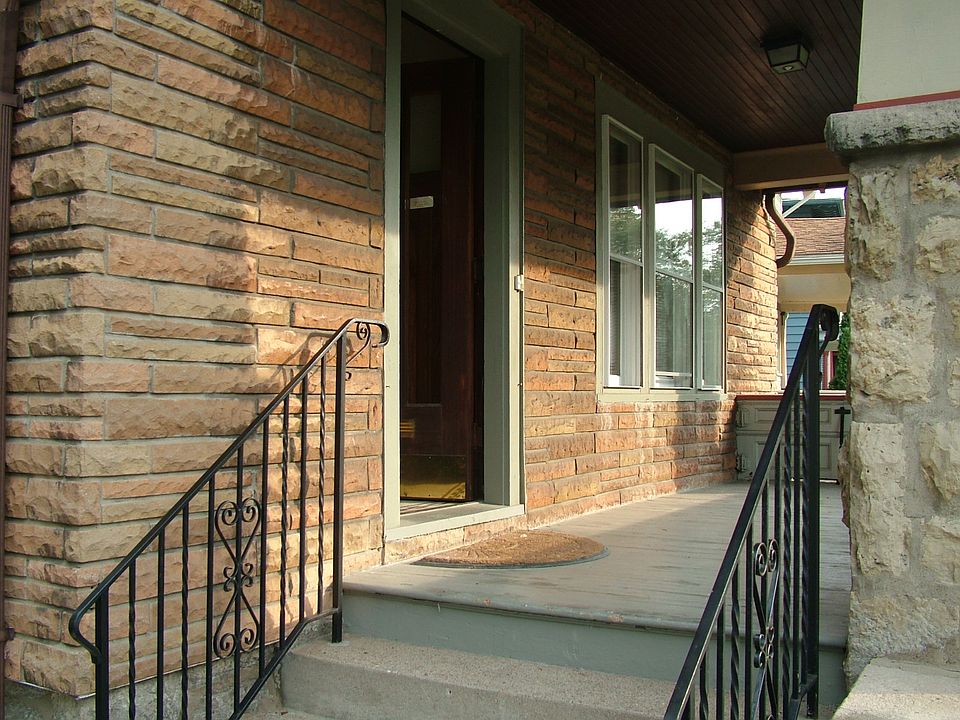 1st image of 423 Parkside Ave #1