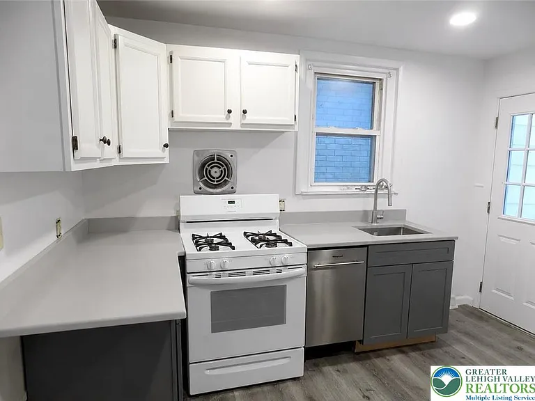 47 W Goepp St — Photo 9