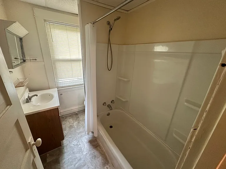 20 Ruby Ave #18-1/2 — Photo 8