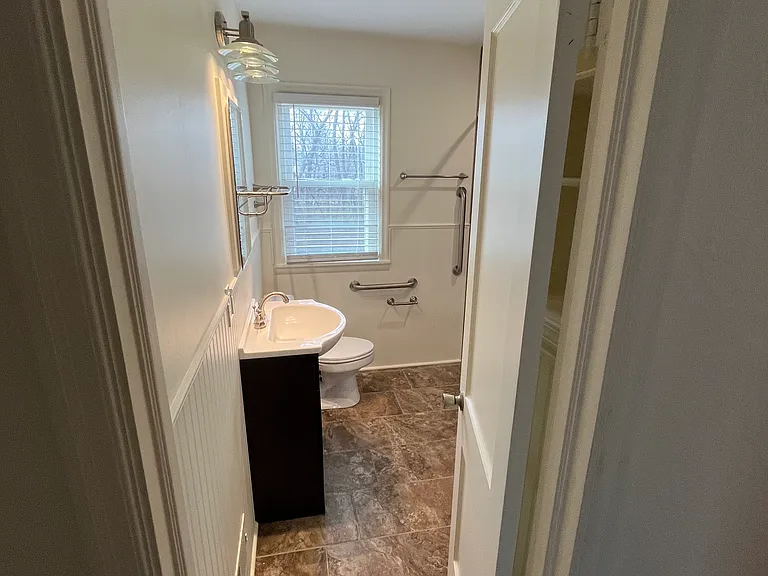 Entry to main bathroom